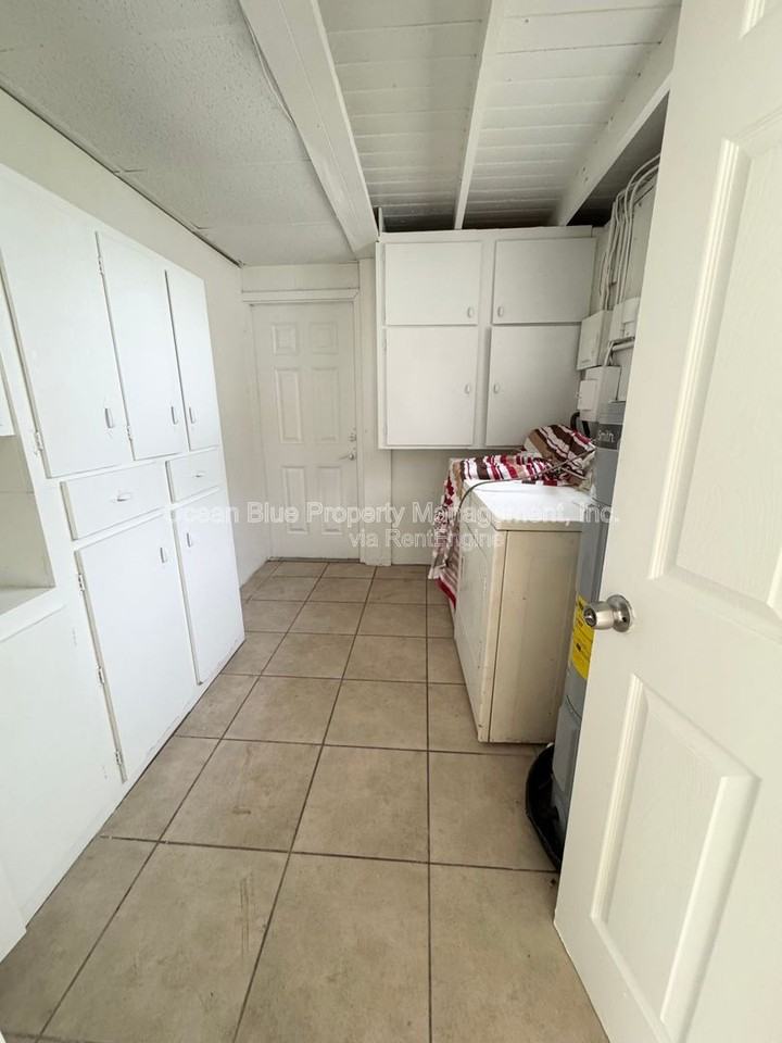 11610 106th St - Photo 4 of 10