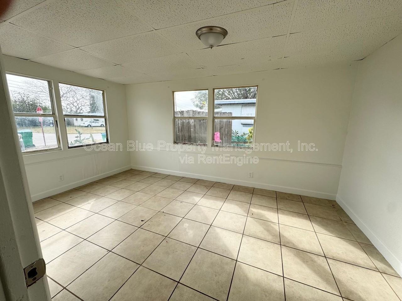 11610 106th St - Photo 5 of 10