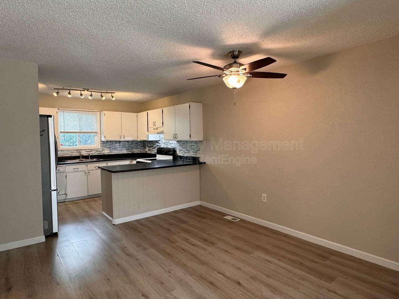 1244 S Reed St - Photo 6 of 37