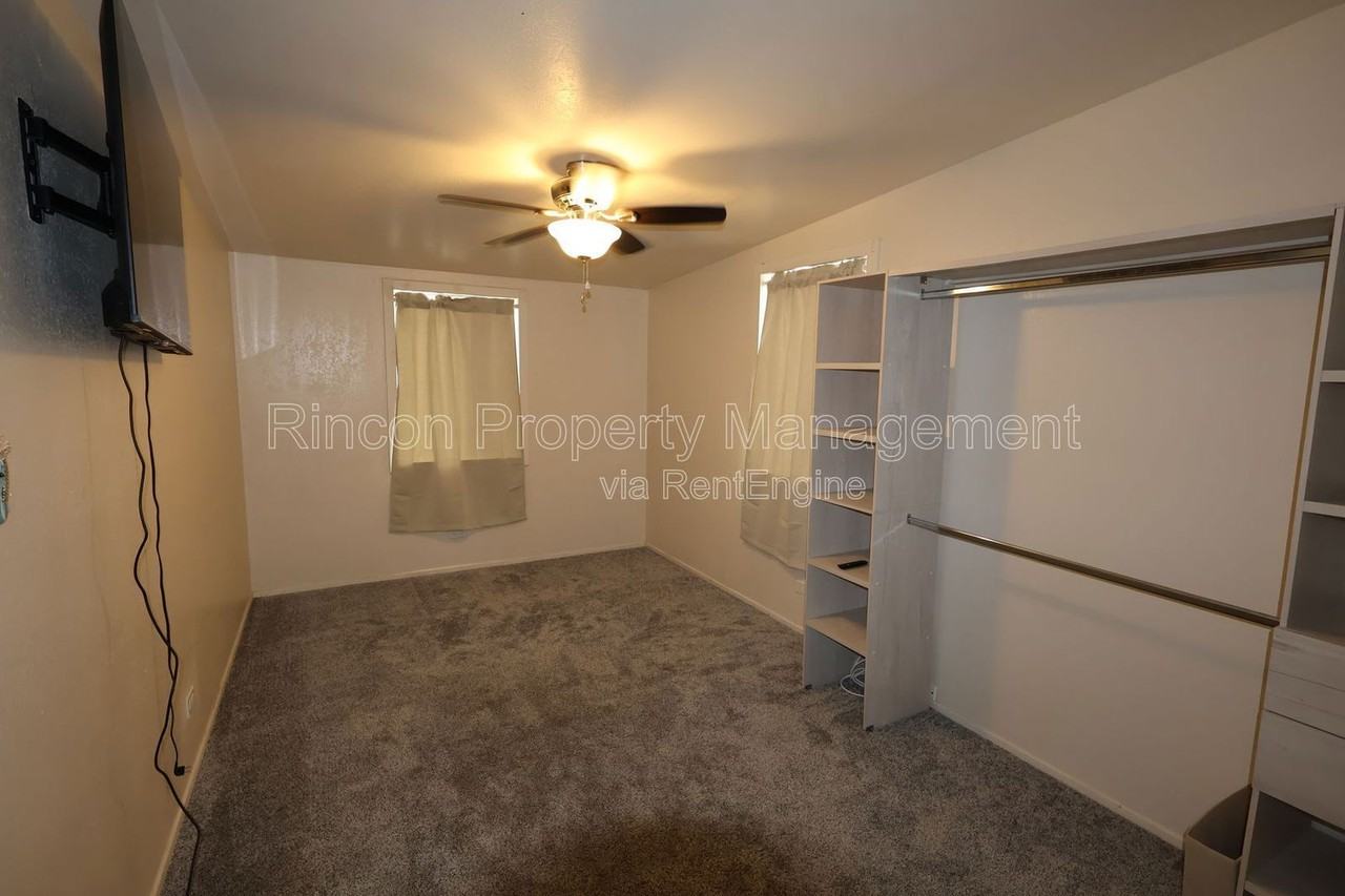 329 E Scott St - Photo 7 of 15