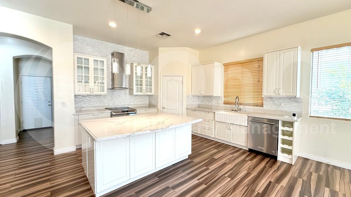 6320 S Black Hills Way - Photo 4 of 37