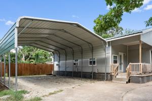 featured image of 112 Queenswood Dr