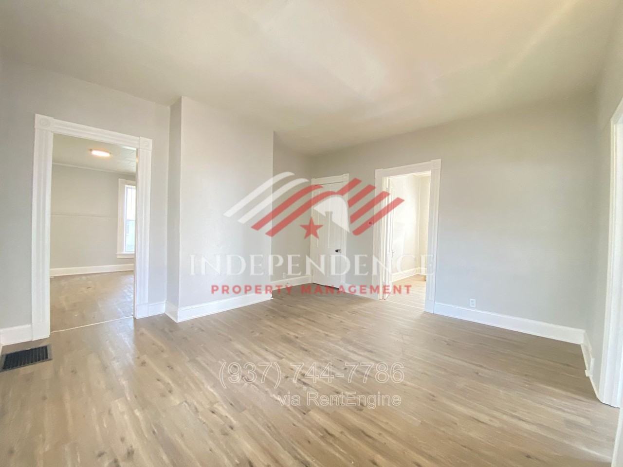 323 Harrison St - Photo 2 of 15