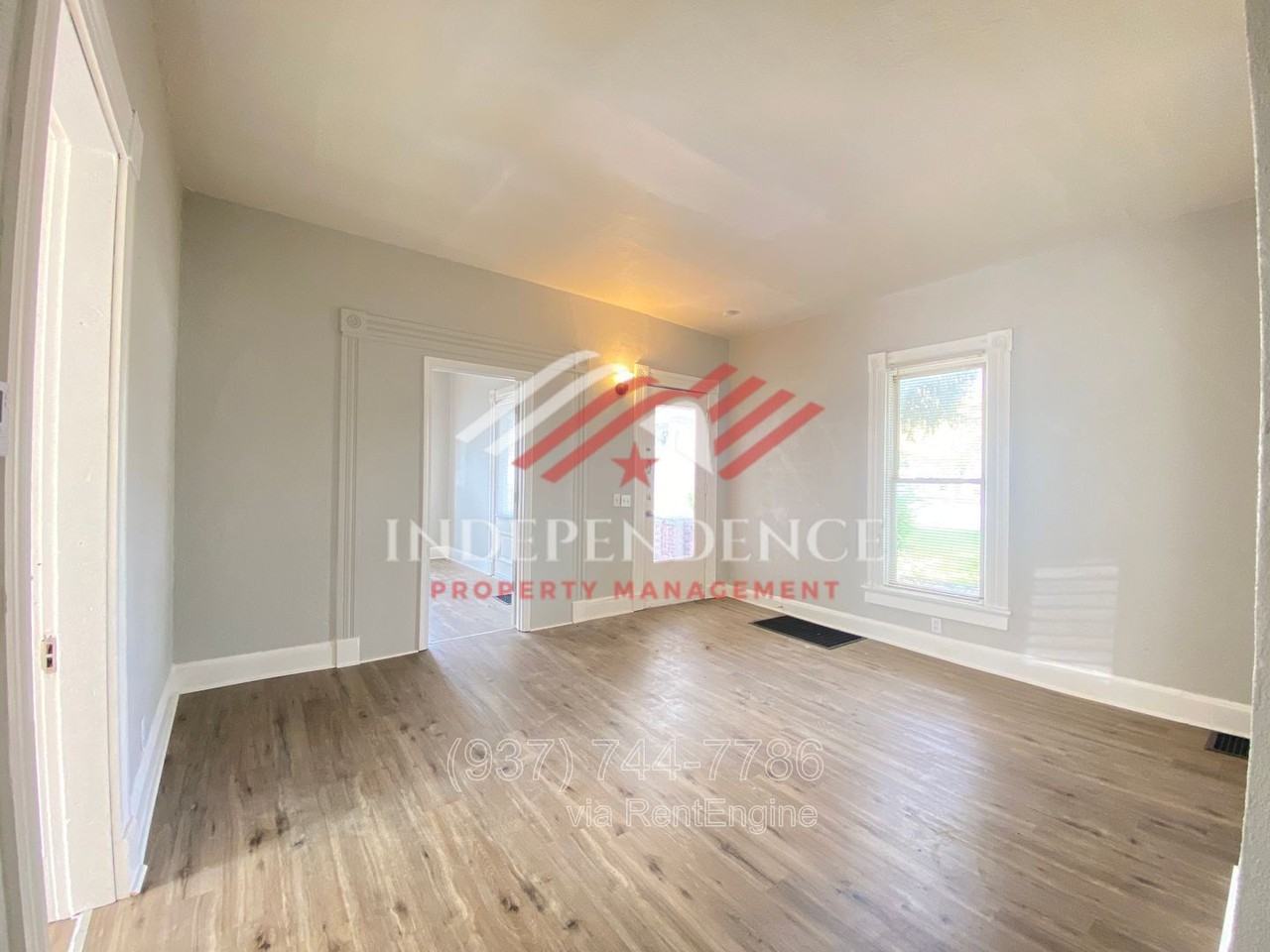 323 Harrison St - Photo 3 of 15