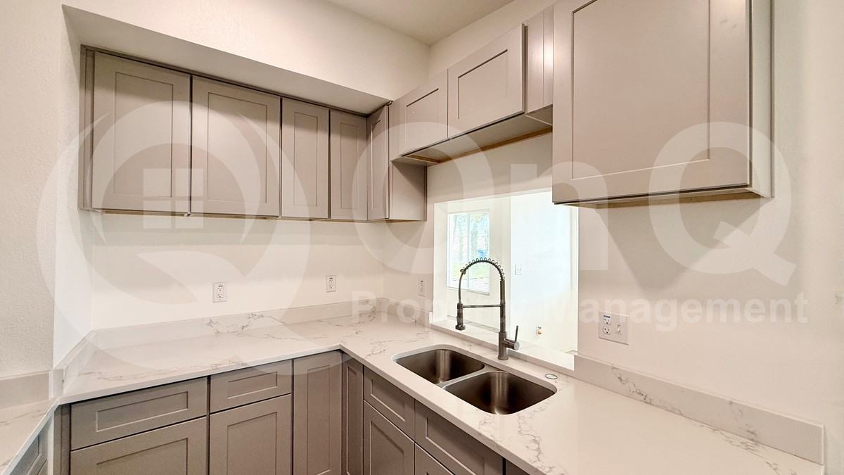 741 E Erie St #1 - Photo 4 of 16