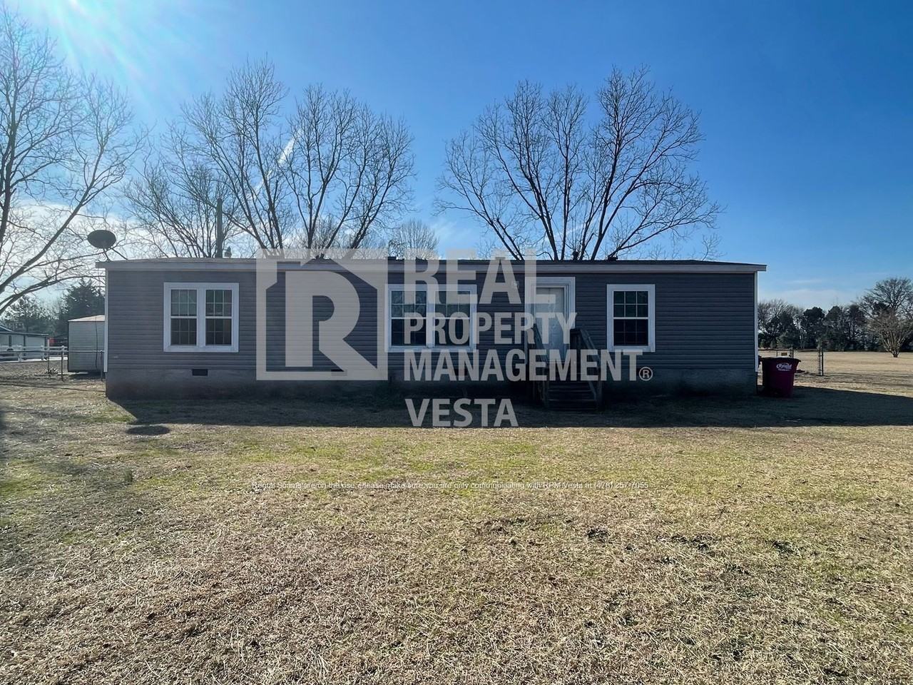 1556 Flanagan Dr - Photo 2 of 18