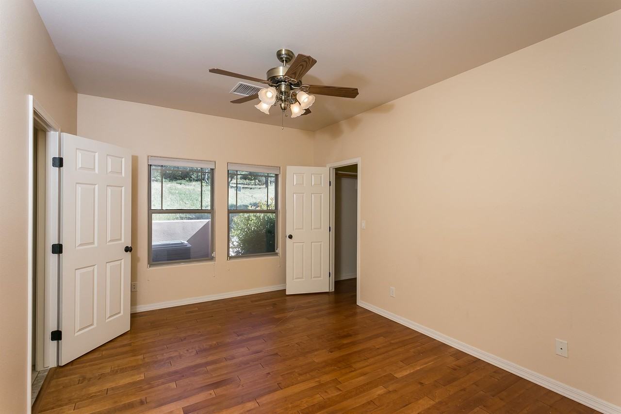 13 N Woodridge Cir - Photo 4 of 18