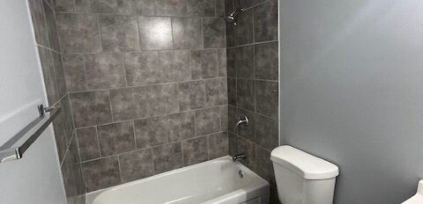 401 Smith St Apt D5 - Photo 2 of 12