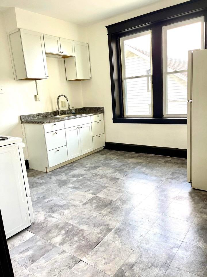 208 E Main St #2 - Photo 3 of 11