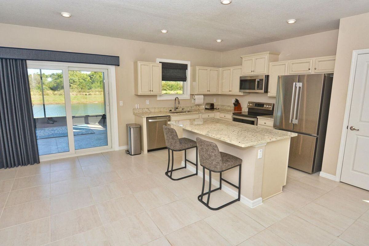3524 Carriage Pointe Cir - Photo 2 of 5