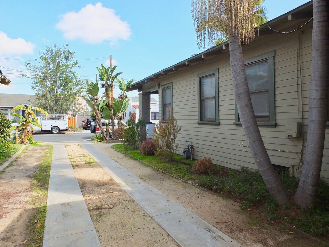 3622 E 6th St - Photo 4 of 6