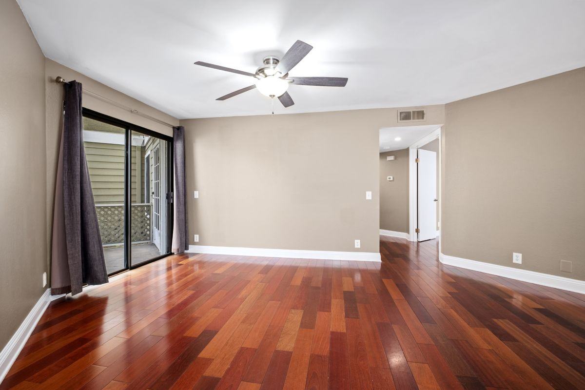 7 Oak Spring Ln - Photo 2 of 33