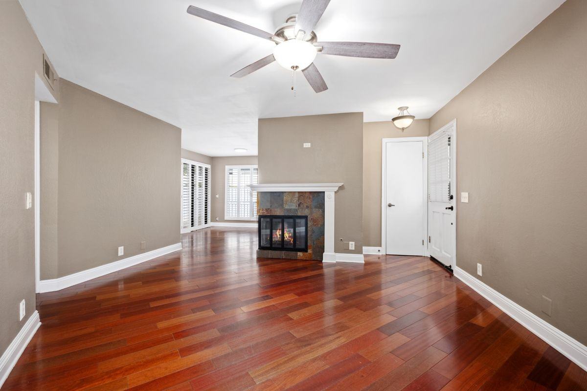 7 Oak Spring Ln - Photo 4 of 33