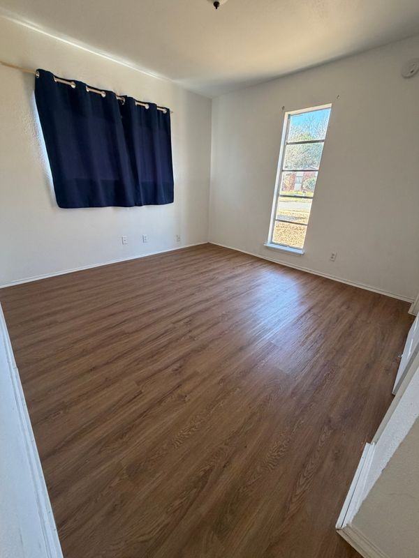 5915 Highfield St - Photo 4 of 11