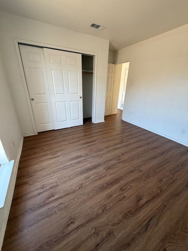 5915 Highfield St - Photo 7 of 11