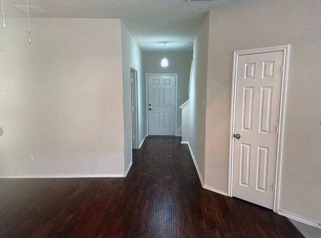 1341 Beechwood Dr - Photo 3 of 11