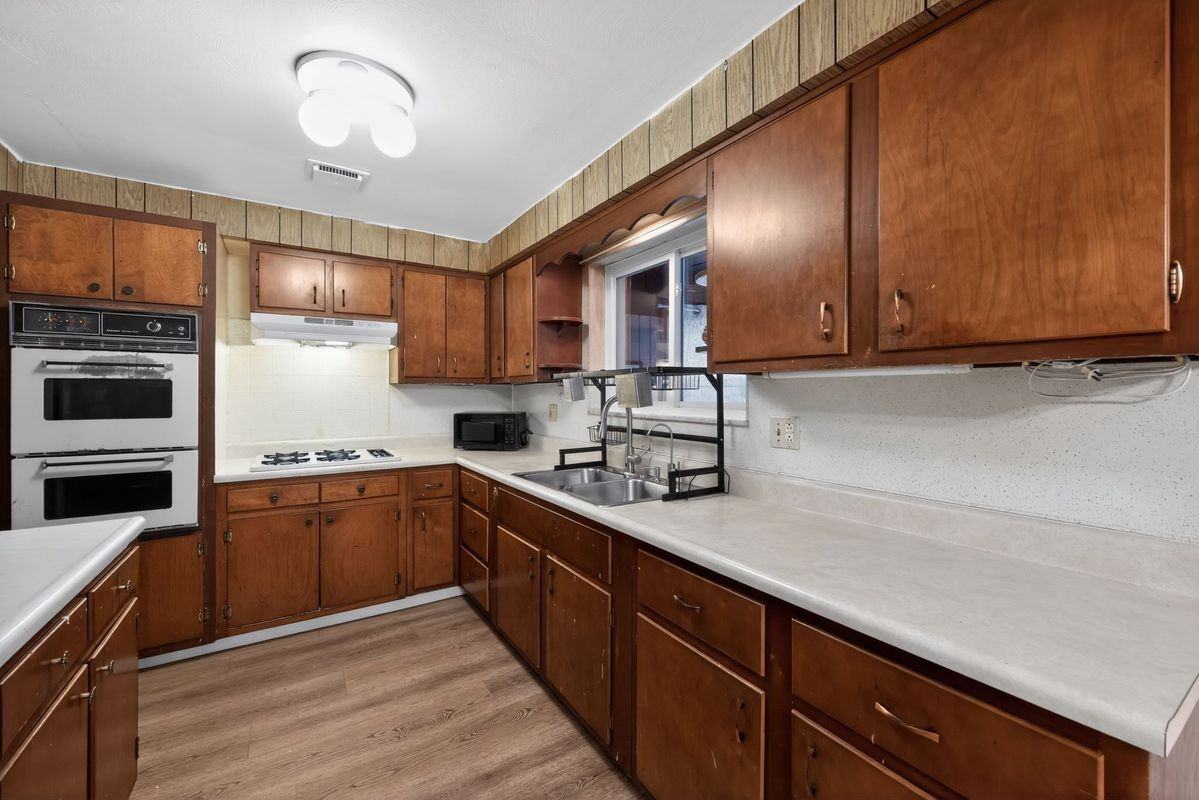 213 Tilford Rd - Photo 4 of 21