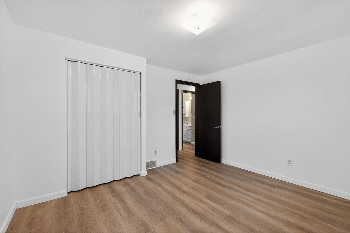 213 Tilford Rd - Photo 5 of 21