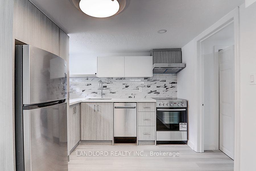 56 Bicknell Ave - Photo 3 of 24