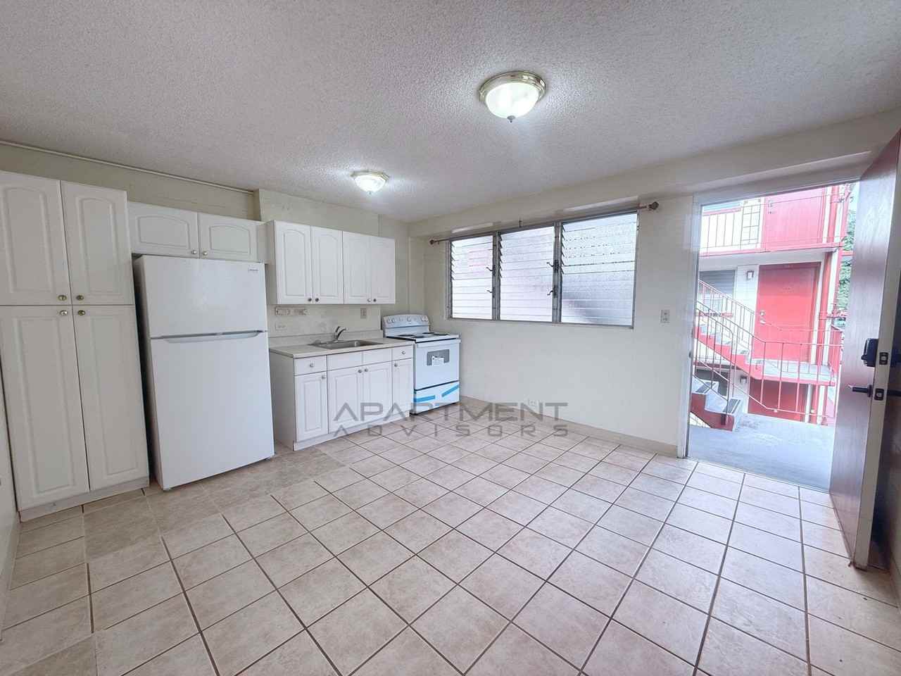 2543 Kuhio Ave #301 - Photo 5 of 11