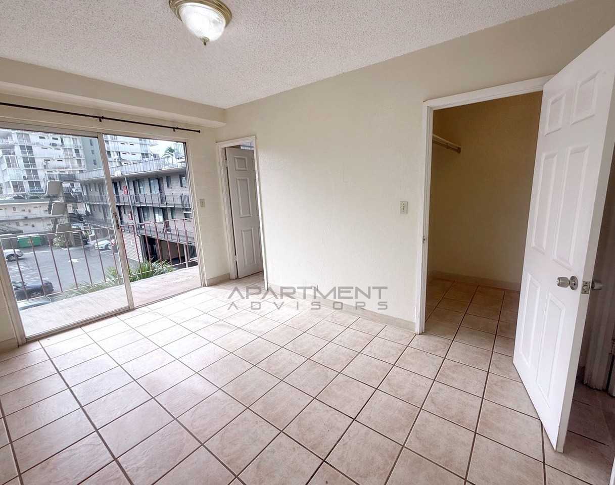 2543 Kuhio Ave #301 - Photo 7 of 11