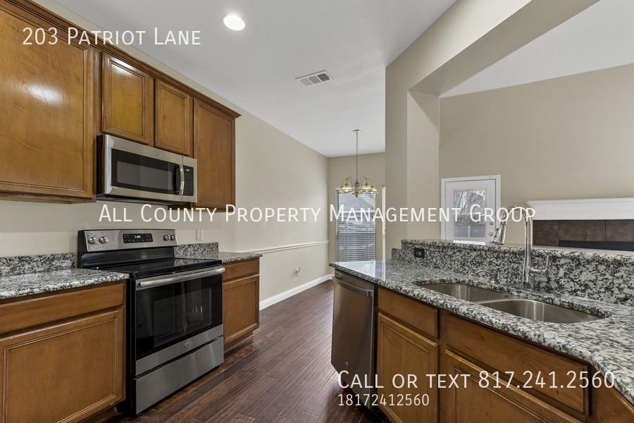 203 Patriot Ln - Photo 6 of 17