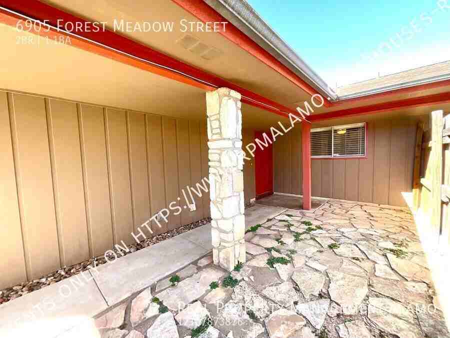 6905 Forest Meadow St - Photo 4 of 30