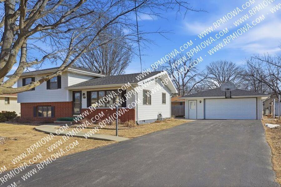 402 S Clark Ave - Photo 2 of 24