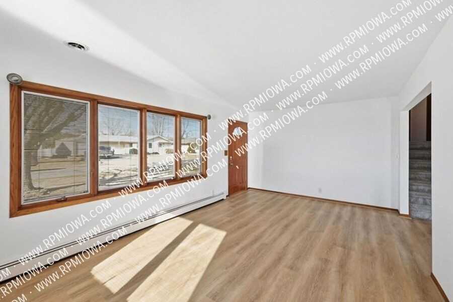 402 S Clark Ave - Photo 4 of 24