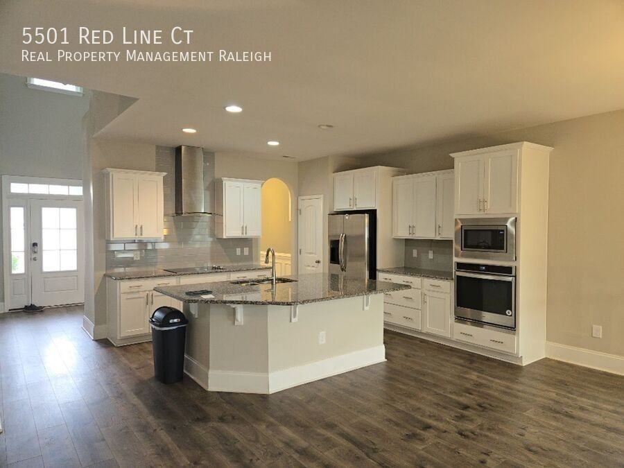 5501 Red Line Ct - Photo 3 of 19