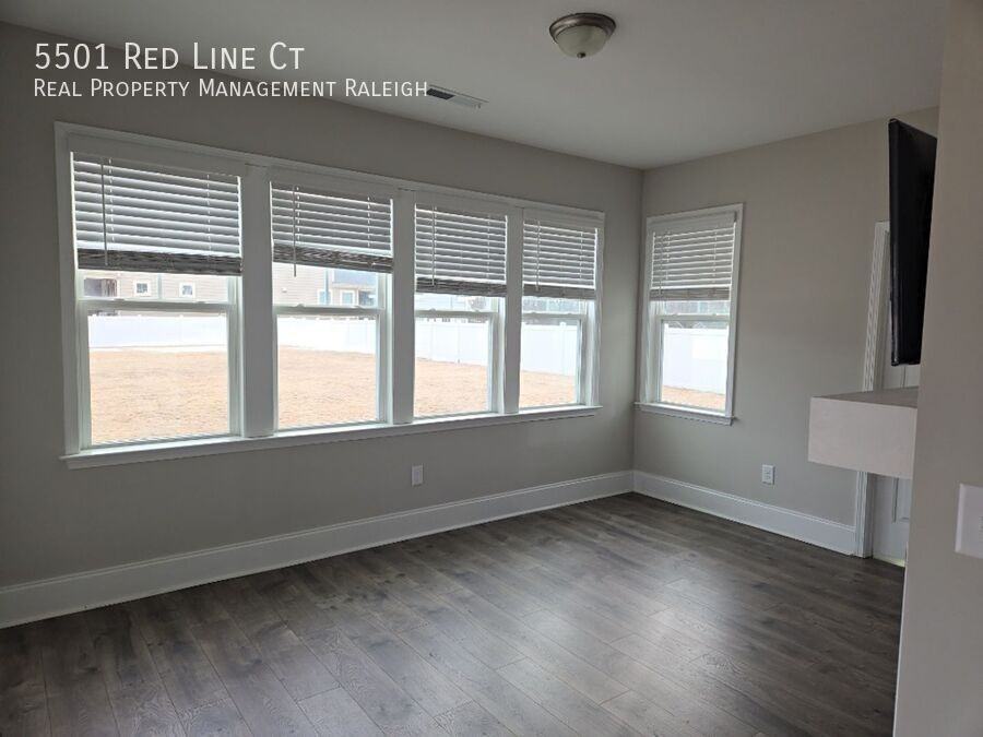 5501 Red Line Ct - Photo 7 of 19