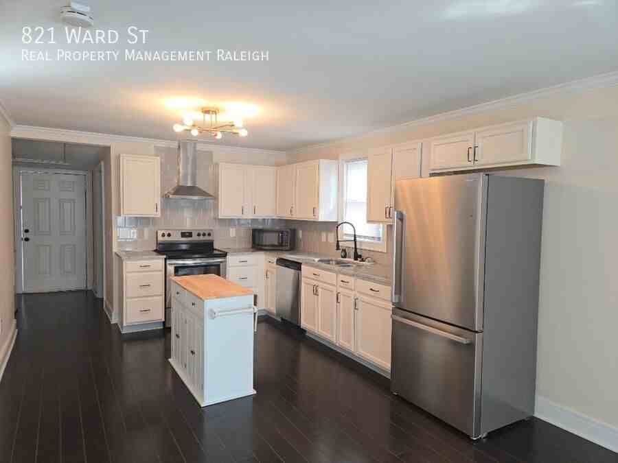 821 Ward St - Photo 2 of 10