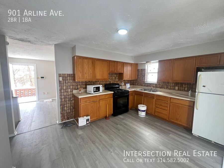 901 Arline Ave - Photo 5 of 11