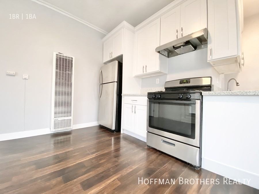 1836 N Wilton Pl - Photo 2 of 10