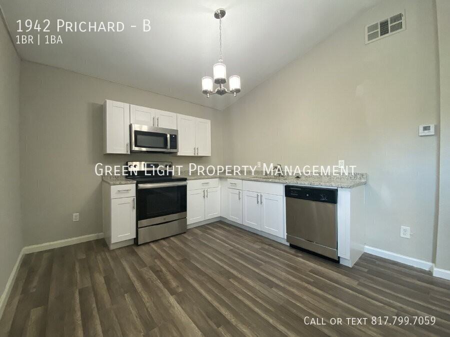 1942 Prichard Ln #B - Photo 5 of 12