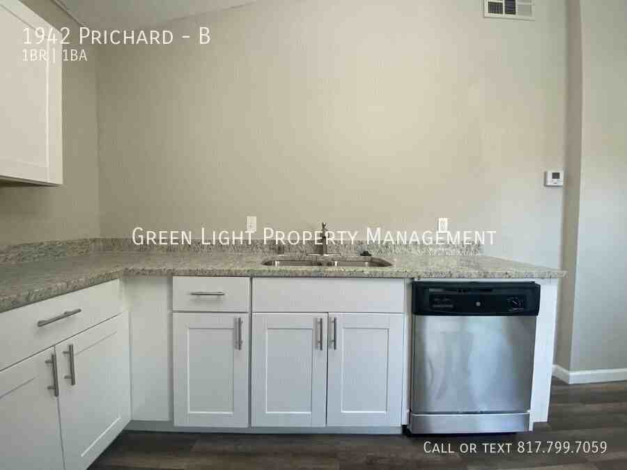 1942 Prichard Ln #B - Photo 6 of 12