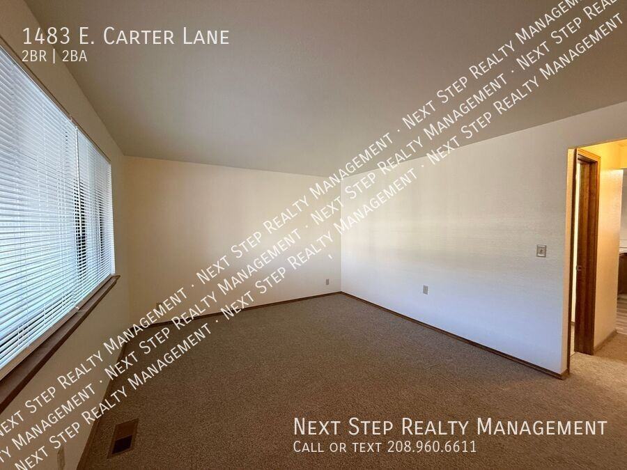 1483 E Carter Ln - Photo 2 of 14