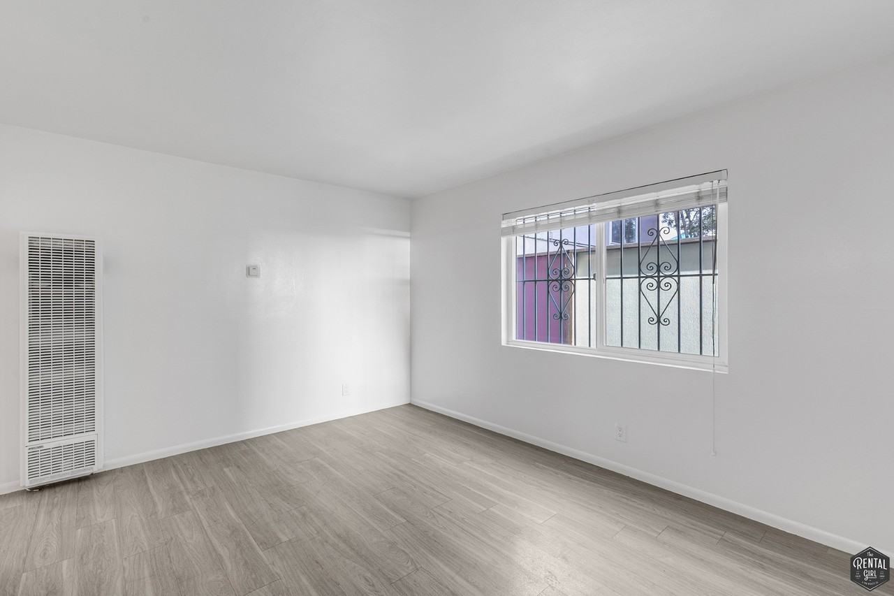 717 Ocean Front Walk #C - Photo 5 of 18