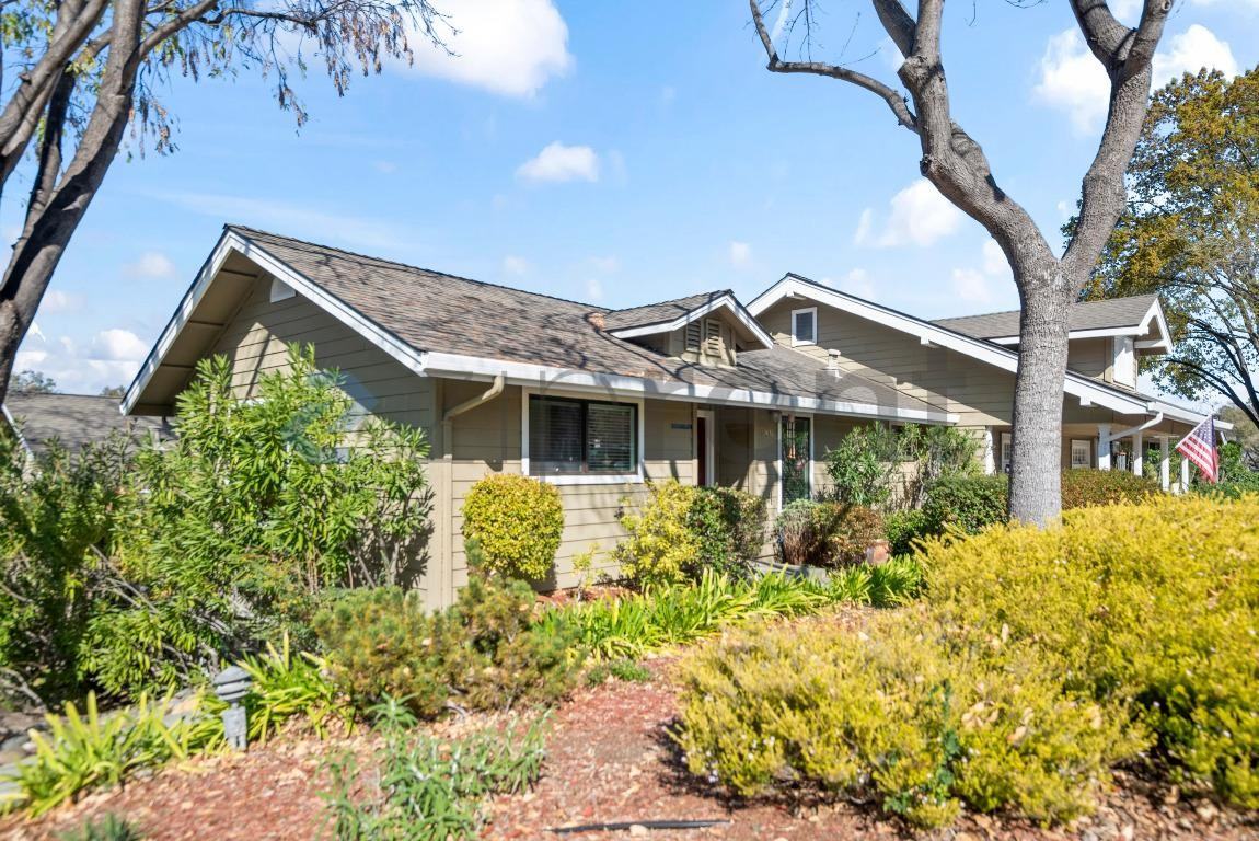 14541 Oak St - Photo 2 of 31