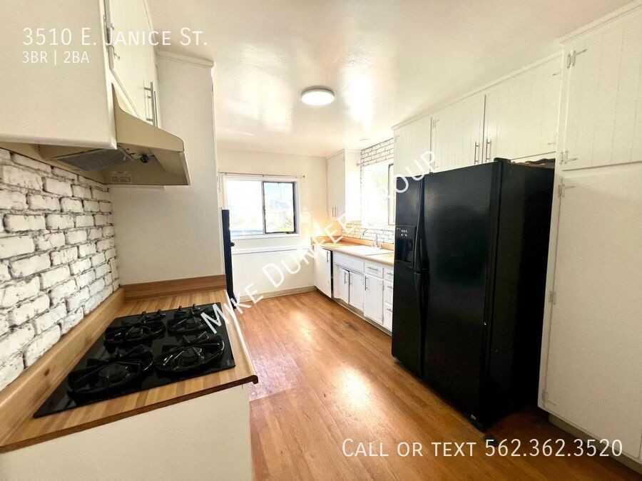 3510 E Janice St - Photo 5 of 21