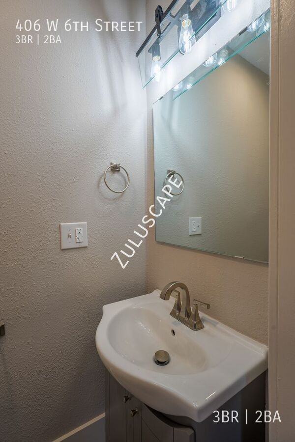 406 W 6th St - Photo 5 of 21