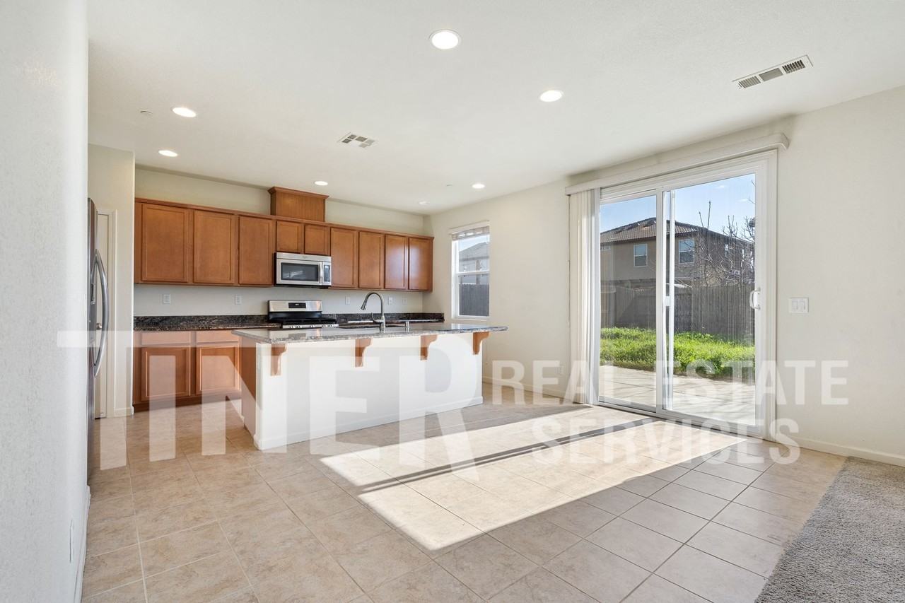 8357 Terracotta Cir - Photo 3 of 28