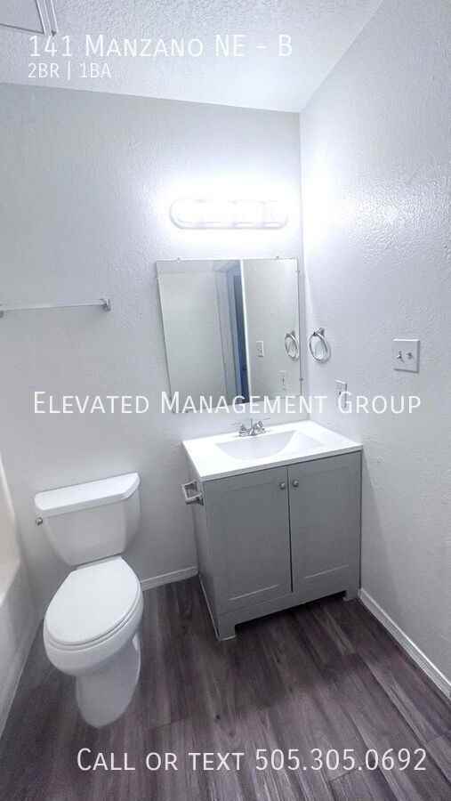 141 Manzano St Ne #B - Photo 2 of 10