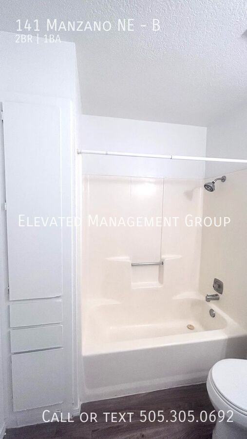 141 Manzano St Ne #B - Photo 3 of 10