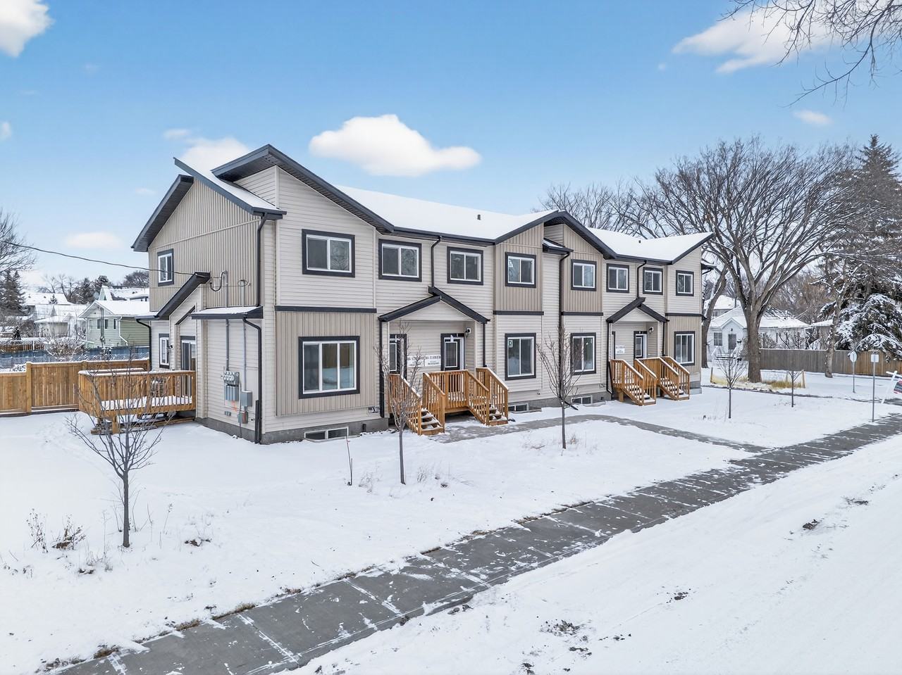 8600 121 Avenue NW - 3 Bed - Photo 2 of 13