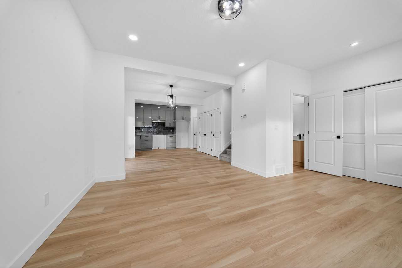 8600 121 Avenue NW - 3 Bed - Photo 6 of 13