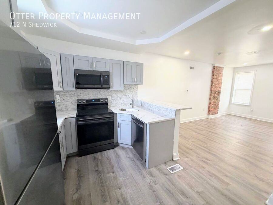 712 N Shedwick St - Photo 5 of 40