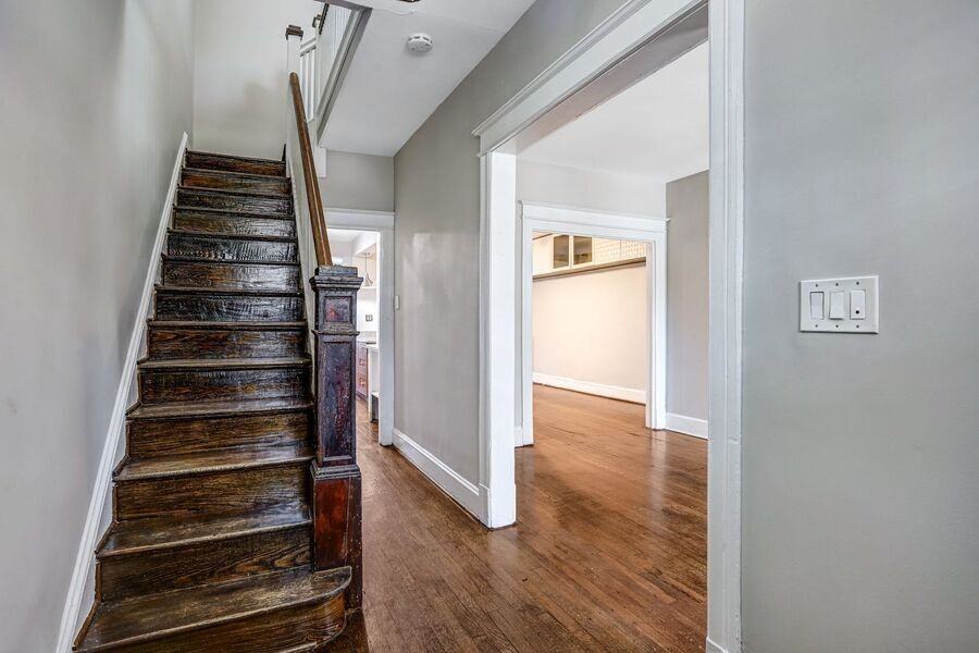 821 Kentucky Ave Se - Photo 4 of 50