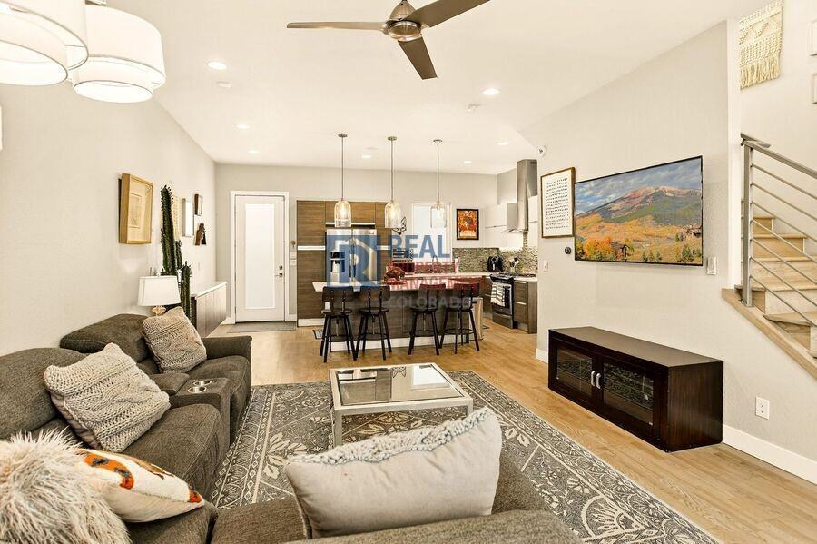 1740 Lowell Blvd - Photo 6 of 32