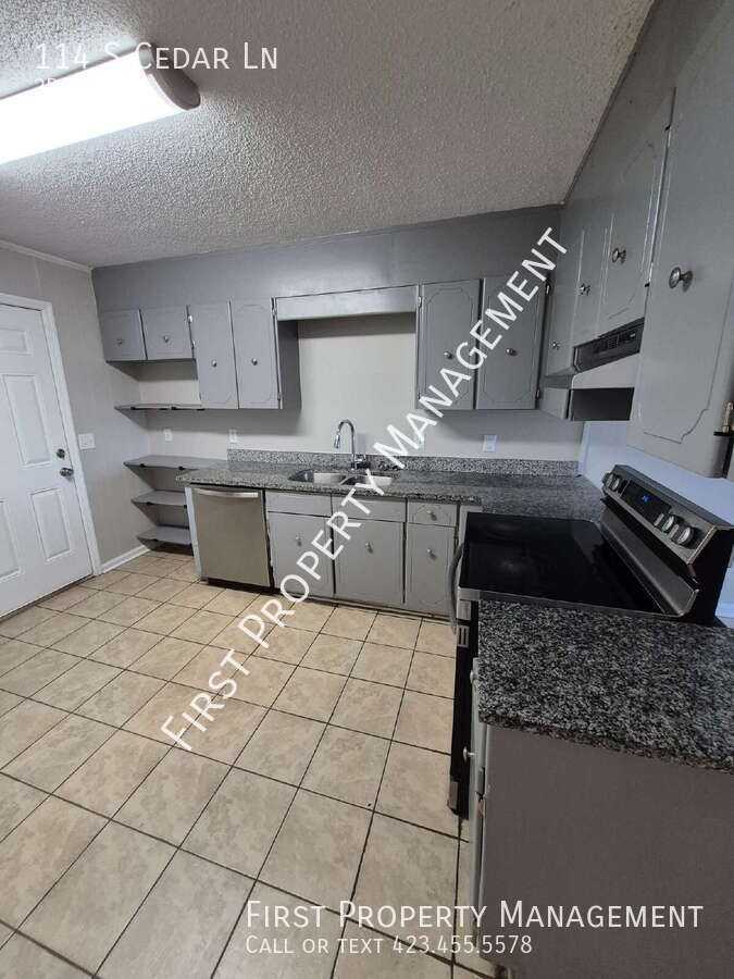 114 S Cedar Ln - Photo 5 of 12